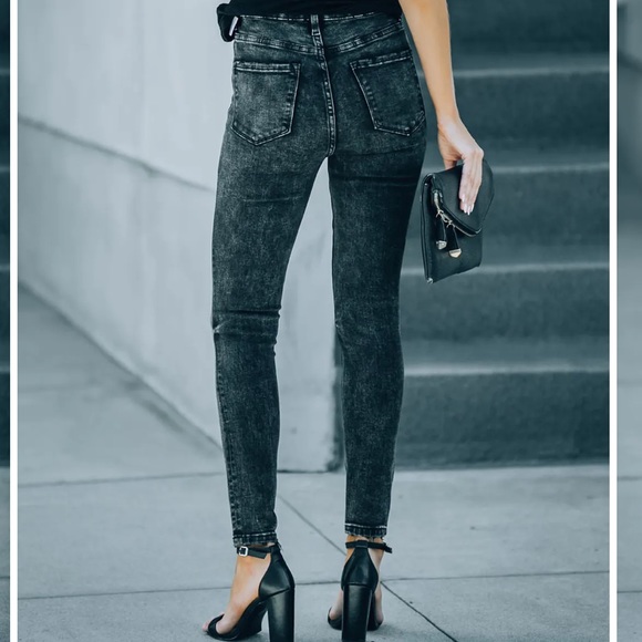 Black, high waisted, acid wash Jean - Picture 5 of 5